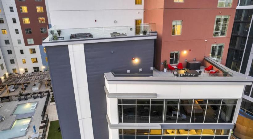 Midnight Manor Penthouse Suite The Gulch แนชวิลล์ ภายนอก รูปภาพ